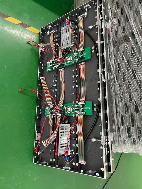 شاشة عرض LED داخلية متعددة المشاهد 1200cd / sqm للمسرح الكنيسي
