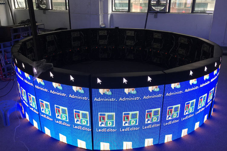حائط فيديو LED منحني بدون مسام ، عرض LED العرض الوحدة الناعمة